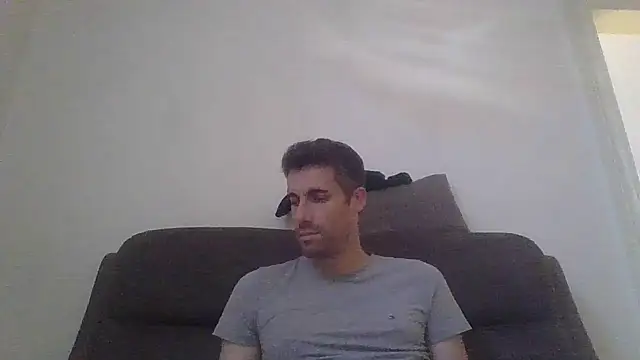 JulioIsHere4you online show from May 30, 7:05 am