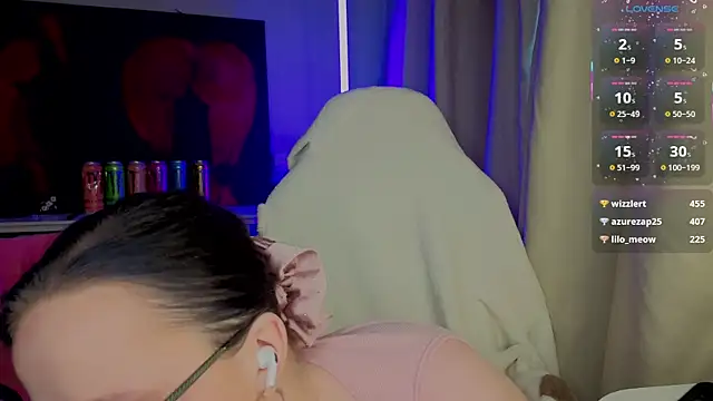 hornyprincess19 online show from December 5, 9:29 am