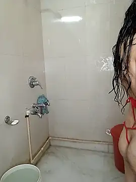 miss raavy online show from July 26, 9:38 am