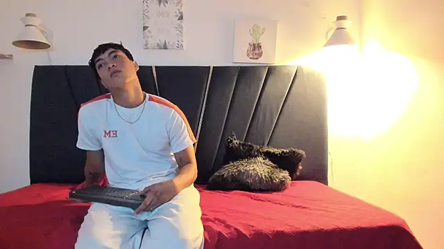 jhos cum23 online show from April 7, 3:40 am