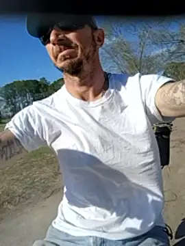 Mrluckstick online show from March 10, 8:25 pm