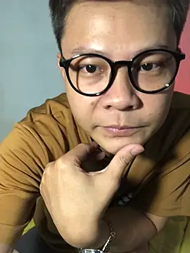 Snapshot of datnguyenvn chatting on February 6, 12:26 am datnguyenvn online show from February 6, 12:26 am