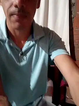 Snapshot of luiscasco387 chatting on March 30, 3:29 am luiscasco387 online show from March 30, 3:29 am