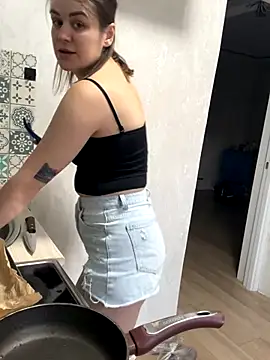 Snapshot of Risky-Flower chatting on September 21, 1:24 pm Risky-Flower online show from September 21, 1:24 pm