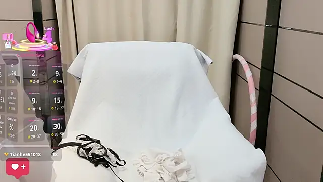  Ling Ling online show from October 31, 11:33 am