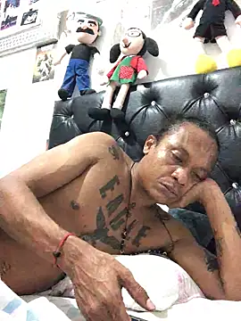 Snapshot of elpeluchenegroxxx3 chatting on March 7, 2:52 am elpeluchenegroxxx3 online show from March 7, 2:52 am