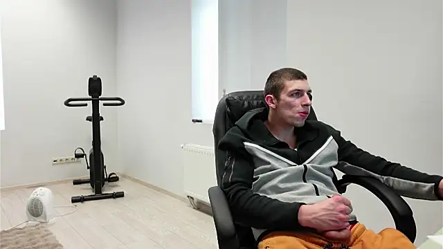 Ryan Dozer online show from April 18, 6:39 am