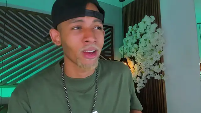 B Wild online show from September 20, 4:02 am