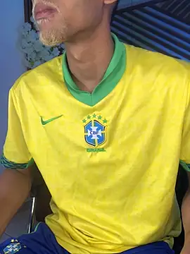 B Wild online show from October 5, 3:38 am