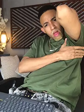 B Wild online show from October 16, 4:13 am