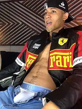 B Wild online show from October 23, 4:12 am