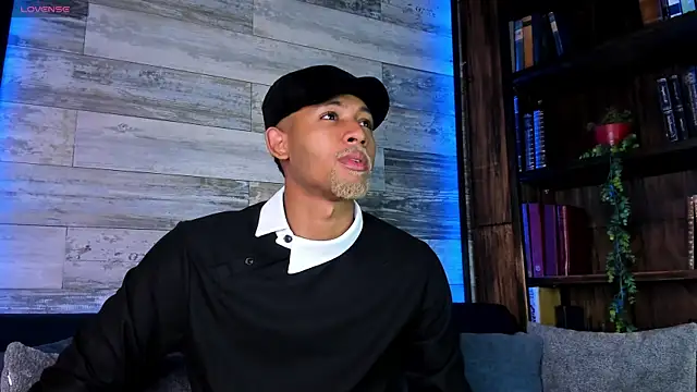 B Wild online show from April 18, 3:54 am