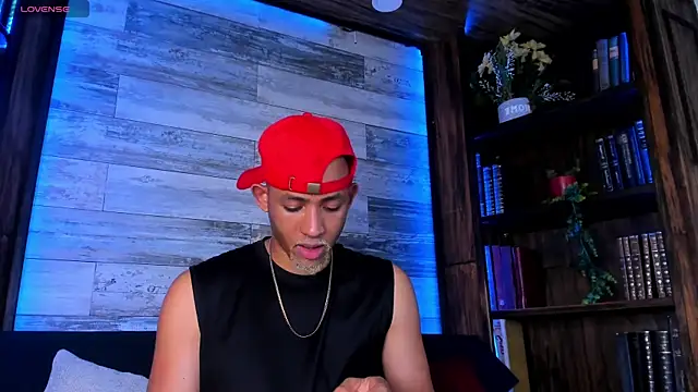 B Wild online show from June 2, 3:19 am