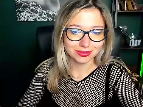 loveHeidi online show from August 3, 9:04 am