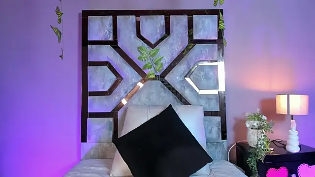 Snapshot of Electra_Gosselin chatting on May 1, 12:26 am Electra Gosselin online show from May 1, 12:26 am