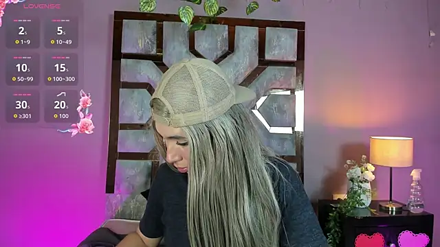 Snapshot of Electra_Gosselin chatting on May 15, 12:39 am Electra Gosselin online show from May 15, 12:39 am