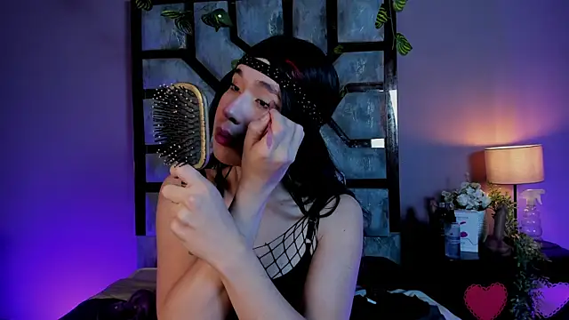 Snapshot of Electra_Gosselin chatting on May 19, 12:27 am Electra Gosselin online show from May 19, 12:27 am