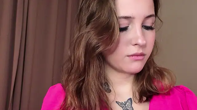 LoveSeekins online show from March 3, 7:09 pm