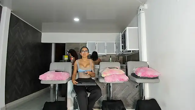 Snapshot of Melissa_tylor69 chatting on May 2, 3:22 am Melissa tylor69 online show from May 2, 3:22 am