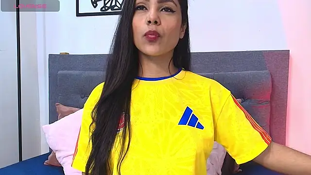 Snapshot of luna_brown7 chatting on June 17, 12:40 pm luna brown7 online show from June 17, 12:40 pm