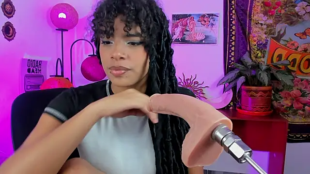 Snapshot of Raven_luv chatting on March 13, 3:46 am Raven luv online show from March 13, 3:46 am