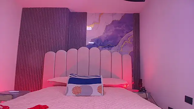 abbyrouss  online show from April 13, 3:01 am