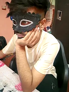 soniriyaa010101 online show from March 13, 8:43 am