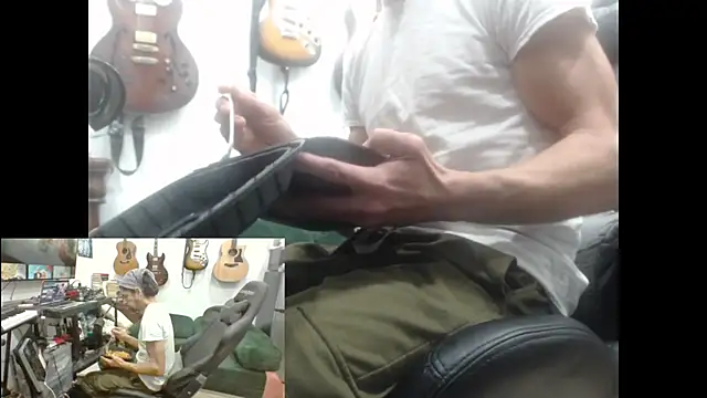 Snapshot of Stringin69 chatting on February 10, 12:04 am Stringin69 online show from February 10, 12:04 am