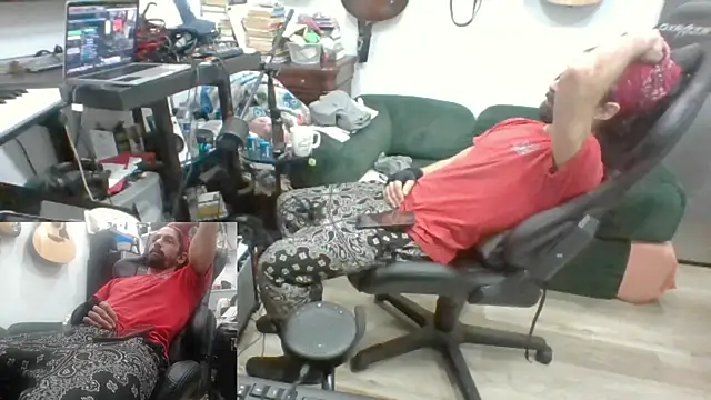 Snapshot of Stringin69 chatting on February 27, 8:25 am Stringin69 online show from February 27, 8:25 am