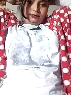 Hot-Pooja25 online show from February 8, 12:58 am