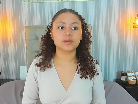 Sofiapassionne online show from March 6, 1:40 pm