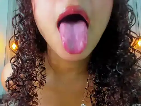 Sofiapassionne online show from April 19, 1:54 pm