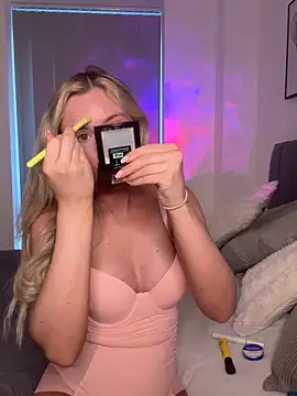 SexySaraxxoo online show from January 16, 8:29 am