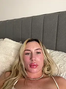 SexySaraxxoo online show from March 11, 10:38 pm