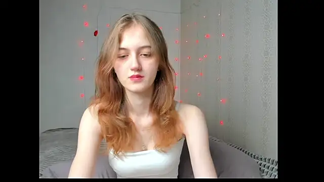 dreamy pollyyy online show from May 16, 7:34 pm