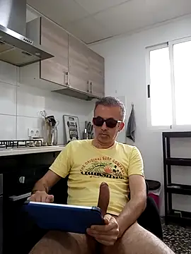 EmilioTaladdro online show from May 12, 9:28 am