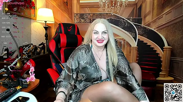 Snapshot of Nina_Devillle chatting on June 15, 1:02 pm Nina Devillle online show from June 15, 1:02 pm