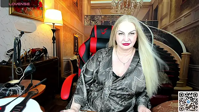 Snapshot of Nina_Devillle chatting on July 19, 12:42 pm Nina Devillle online show from July 19, 12:42 pm