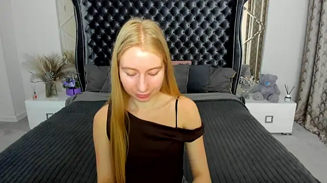 Alina Blonde online show from May 28, 11:40 am