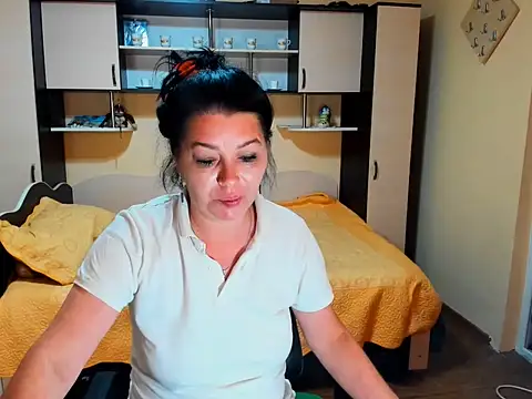 Snapshot of Soffy_Skye chatting on June 19, 4:28 am Soffy Skye online show from June 19, 4:28 am