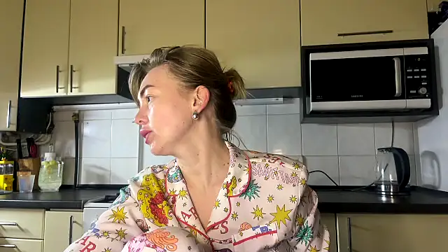 MartaLuna  online show from March 25, 8:48 pm