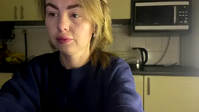 MartaLuna  online show from April 8, 7:36 pm