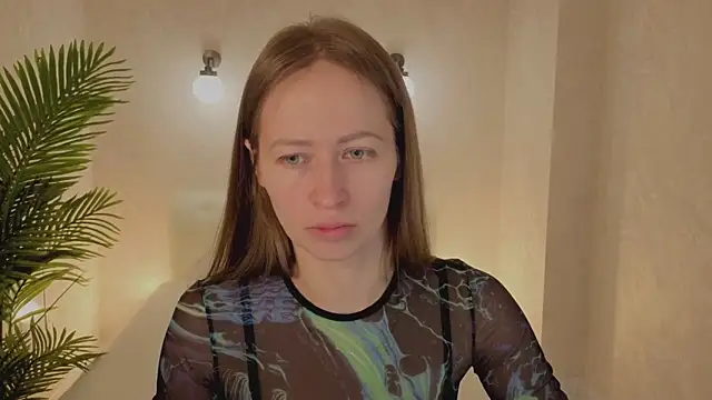 Snapshot of bella_li__ chatting on January 7, 1:19 am bella li online show from January 7, 1:19 am