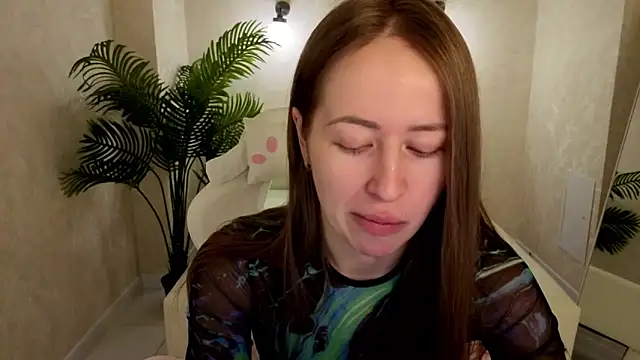 Snapshot of bella_li__ chatting on February 19, 1:12 am bella li online show from February 19, 1:12 am