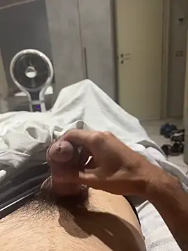 Snapshot of alexbergo87 chatting on September 11, 8:31 pm alexbergo87 online show from September 11, 8:31 pm