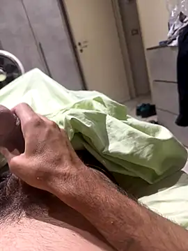 Snapshot of alexbergo87 chatting on September 23, 8:34 pm alexbergo87 online show from September 23, 8:34 pm