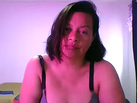 Snapshot of adri89-g chatting on September 26, 4:22 pm adri89-g online show from September 26, 4:22 pm