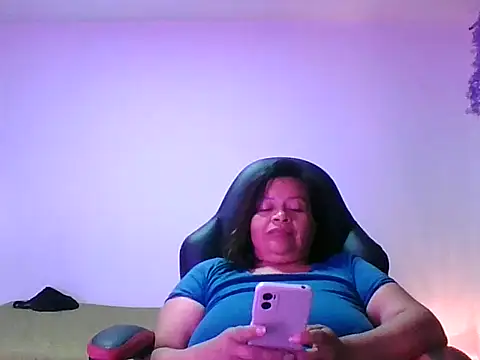 Snapshot of adri89-g chatting on September 30, 12:15 am adri89-g online show from September 30, 12:15 am