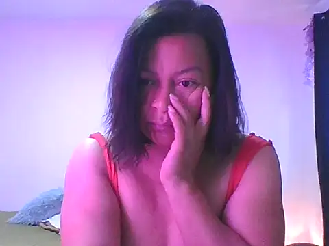 Snapshot of adri89-g chatting on October 1, 11:27 am adri89-g online show from October 1, 11:27 am