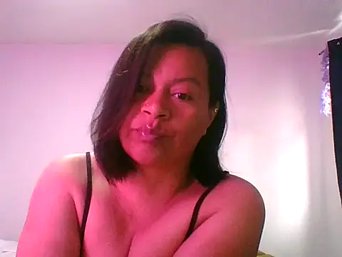 Snapshot of adri89-g chatting on October 10, 1:10 pm adri89-g online show from October 10, 1:10 pm